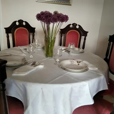 Kiwi Traditional House בית נופש *