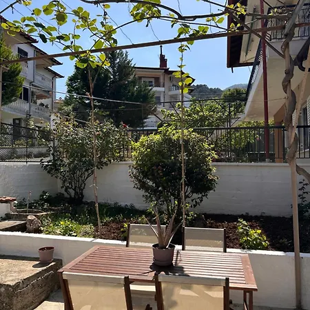 Kiwi Traditional House בית נופש *